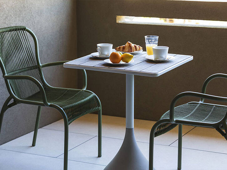 Terrasse privative dans chambre d'hotel à 100m de la plage de Saint-Cyprien Corse du Sud
