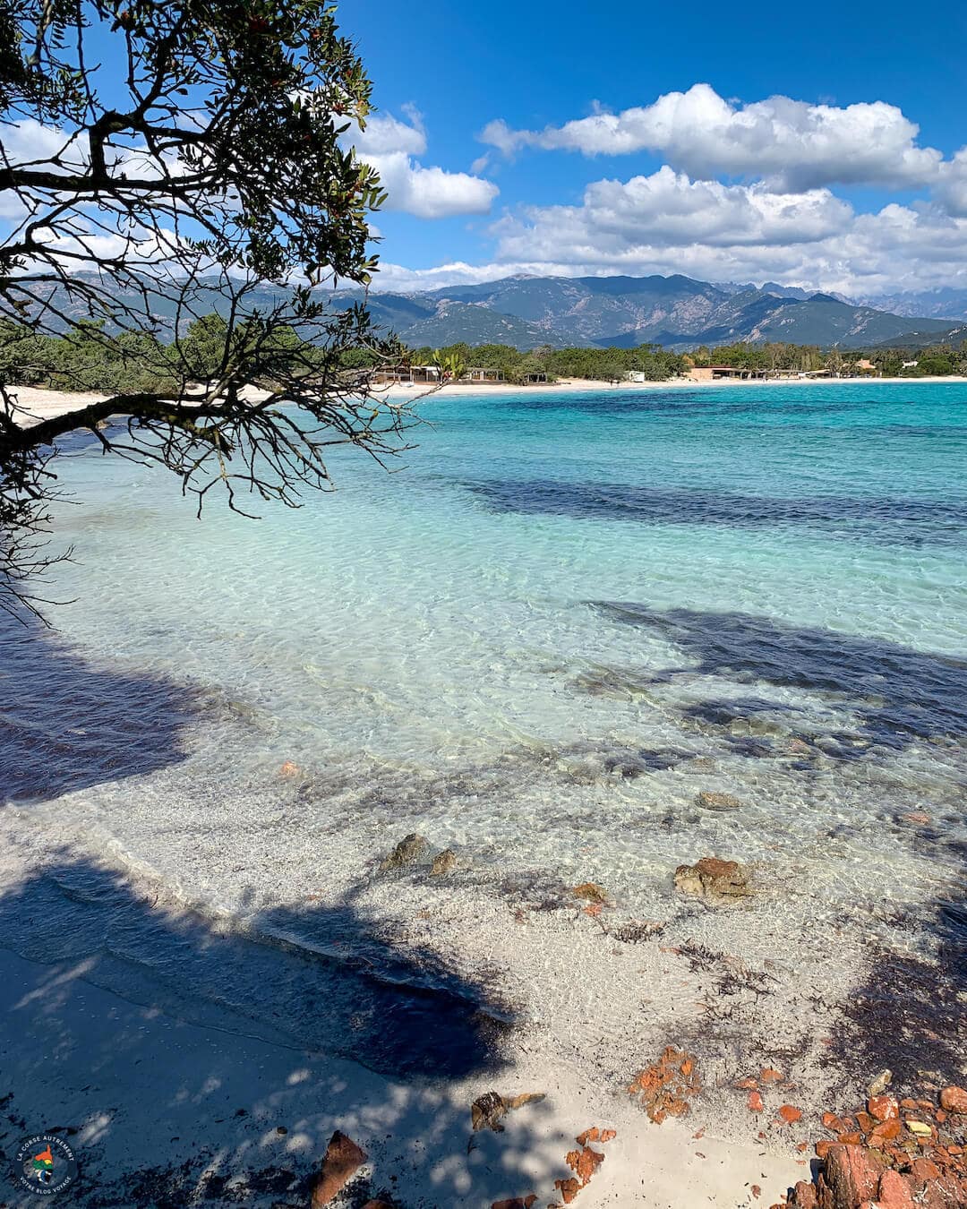 Baie de Saint-Cyprien en Corse du Sud, des vancaces inoubliables à l'hotel spa Son de Mar