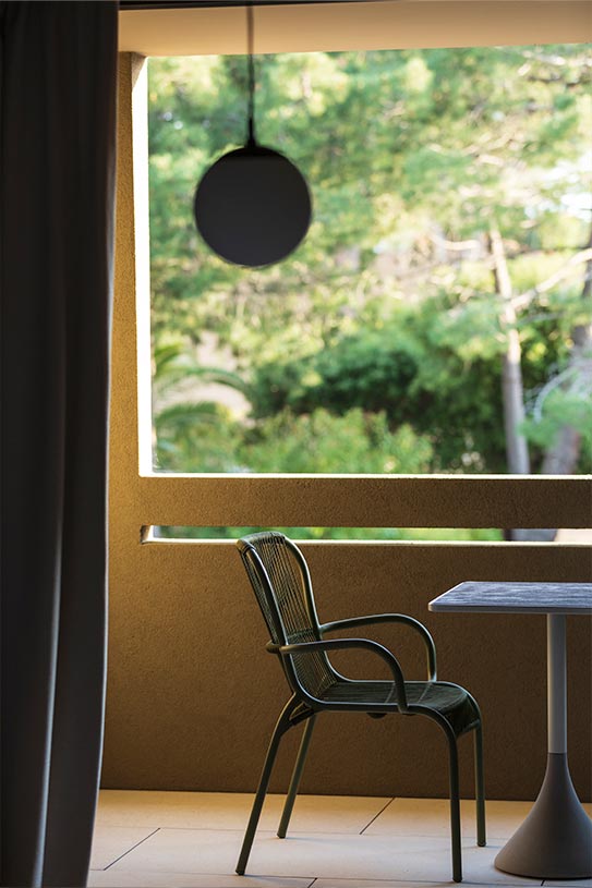 Terrasse privative dans chambre d'hotel &agrave; 100m de la plage de Saint-Cyprien Corse du Sud
