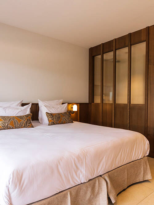 Chambres d'hôtel de luxe chaleureuses et décorées avec gout à Porto Vecchio