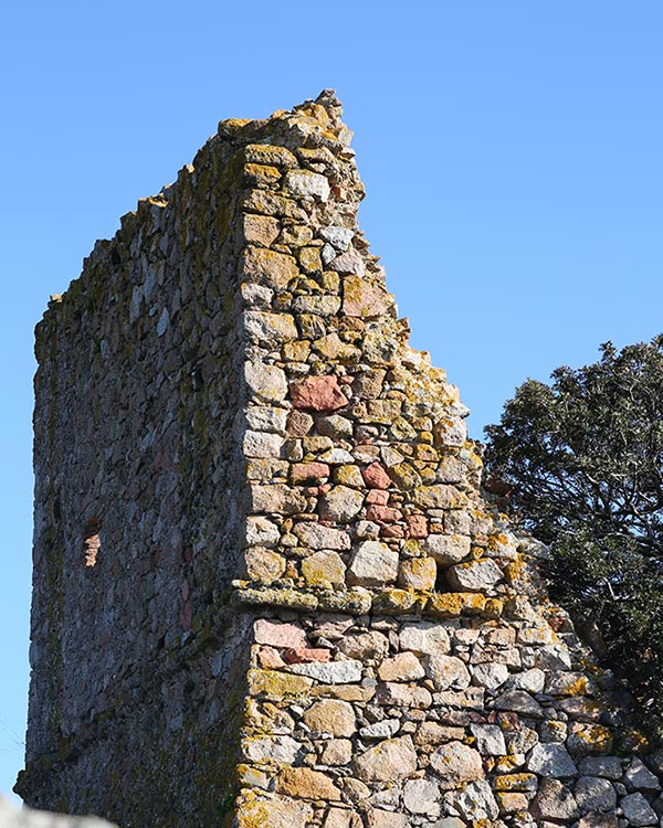 D&eacute;couvrez les tours g&eacute;noises de Corse du Sud