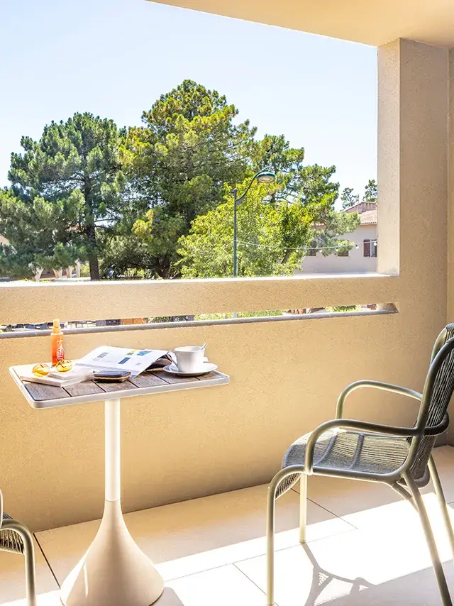 Terrasse de la Chambre Deluxe Loggia de l'hôtel 4 étoiles à Porto-vecchio